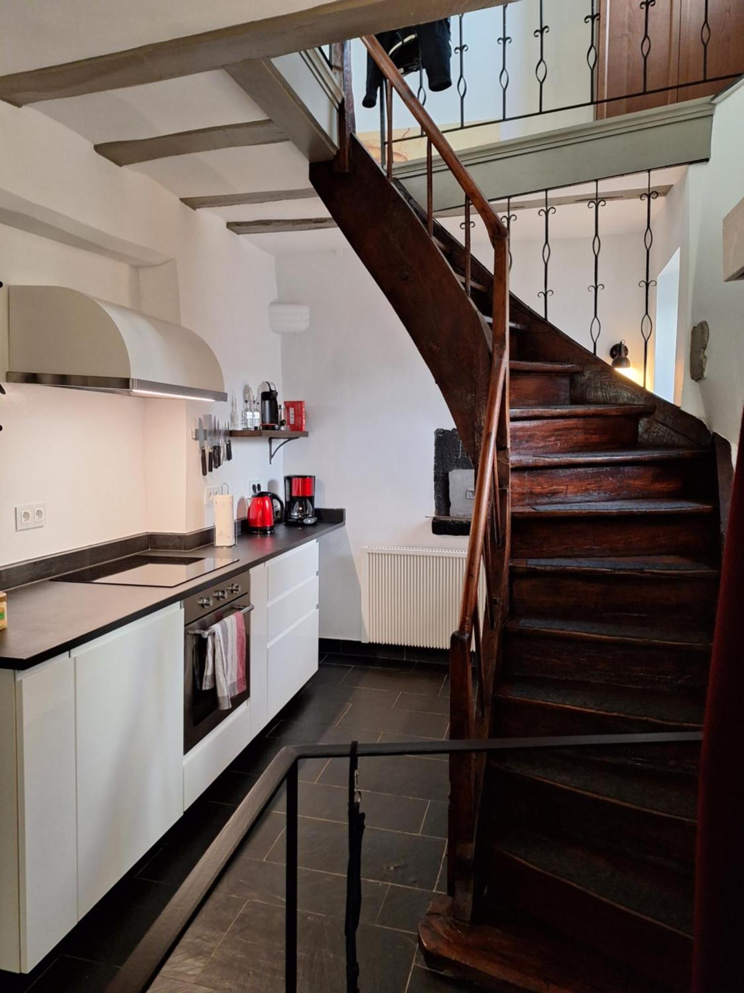 Moselperle- Urlaub Im Historischen Fachwerkhaeuschen Apartment Bullay Exterior foto