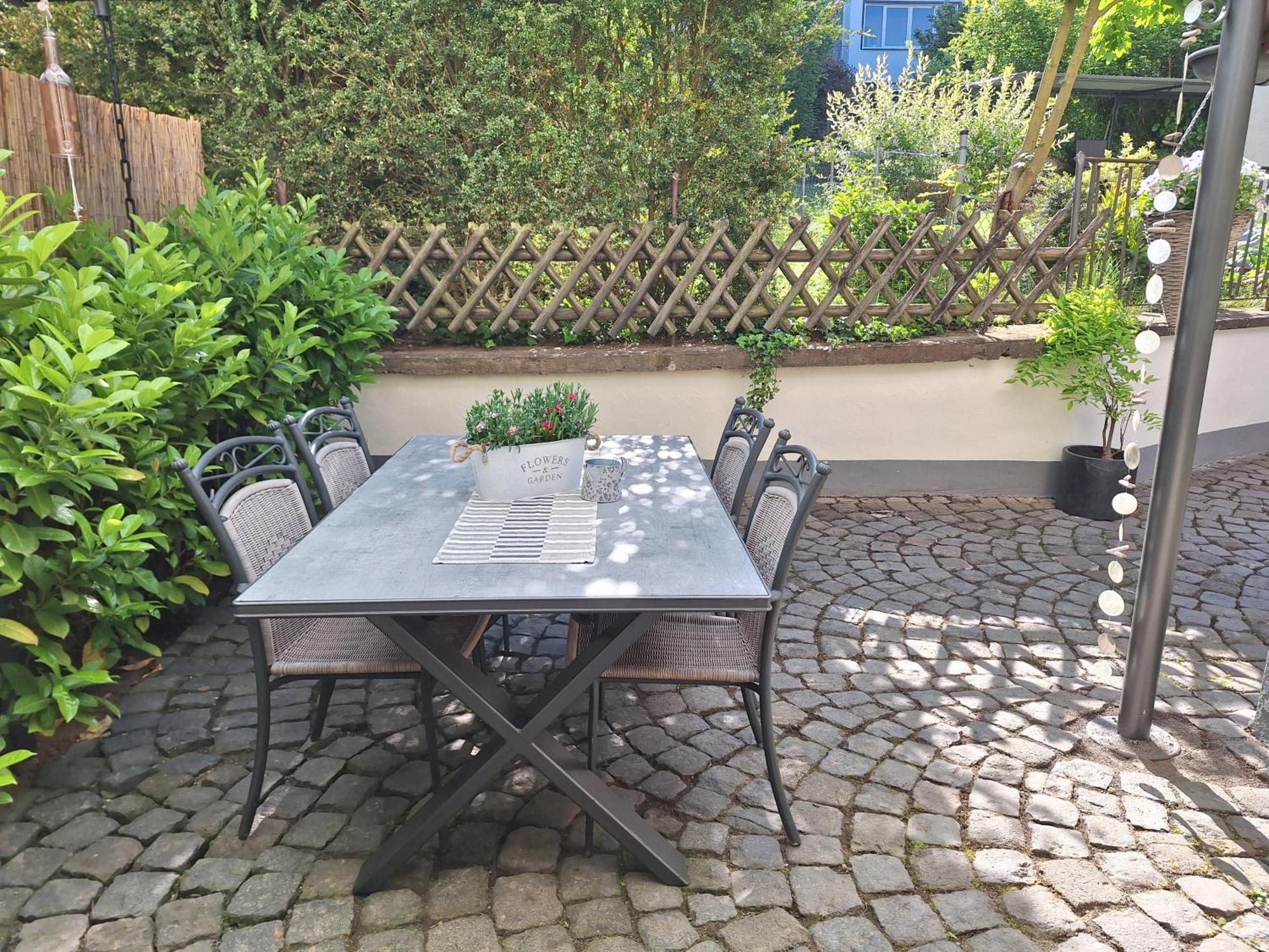 Moselperle- Urlaub Im Historischen Fachwerkhaeuschen Apartment Bullay Exterior foto